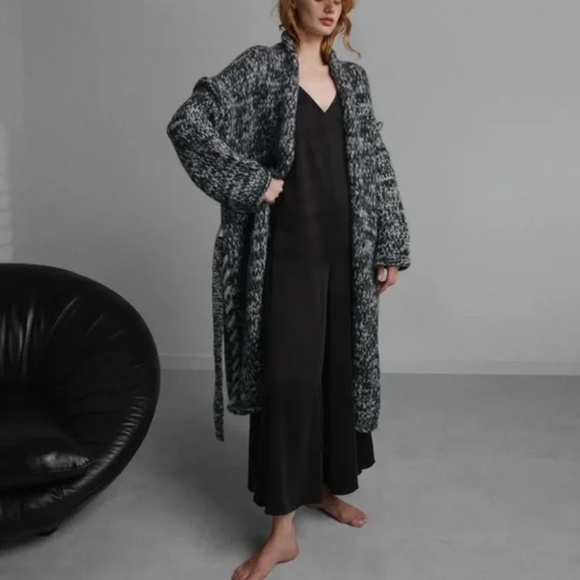 LUNYA BNWT Lofty Wool Whip Stitch Cardigan in Cinder Coal Size XS/S - Picture 1 of 4